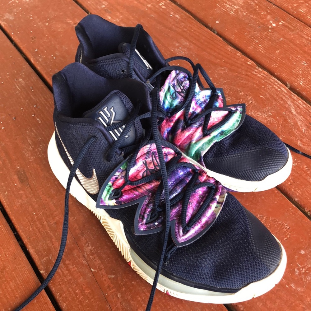 Kyrie 5's multicolor